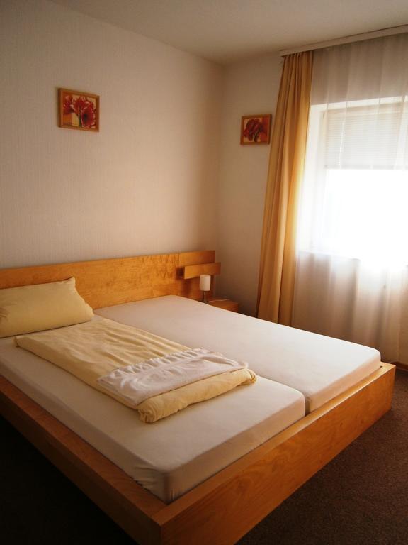 Hotel Strauss Waldbronn Room photo